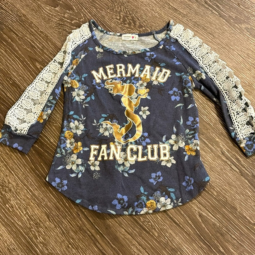 Beautees mermaid shirt with lace sleeves. Size S ♥️